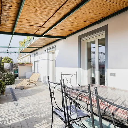 Easylife - Con Terrazzo Vicino Duomo Daire *